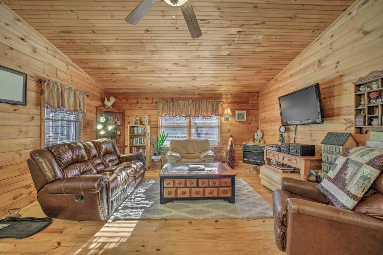 Franklin Cabin With Porch Near Hiking And Waterfalls! 外观 照片