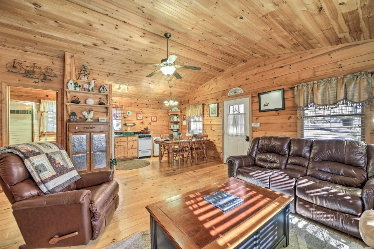 Franklin Cabin With Porch Near Hiking And Waterfalls! 外观 照片