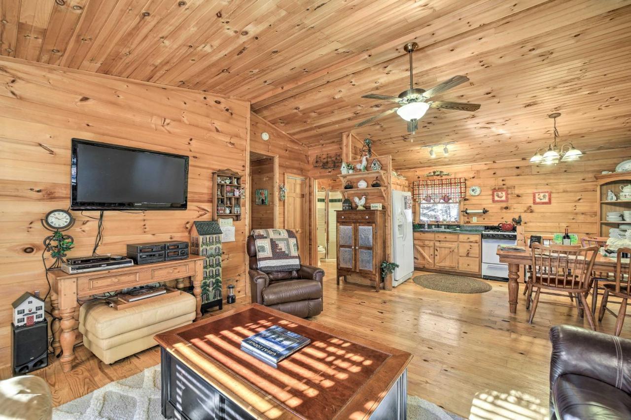 Franklin Cabin With Porch Near Hiking And Waterfalls! 外观 照片