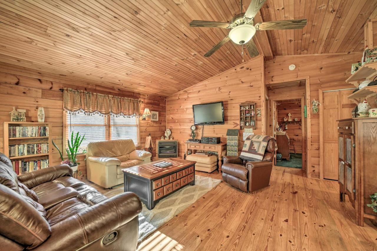Franklin Cabin With Porch Near Hiking And Waterfalls! 外观 照片